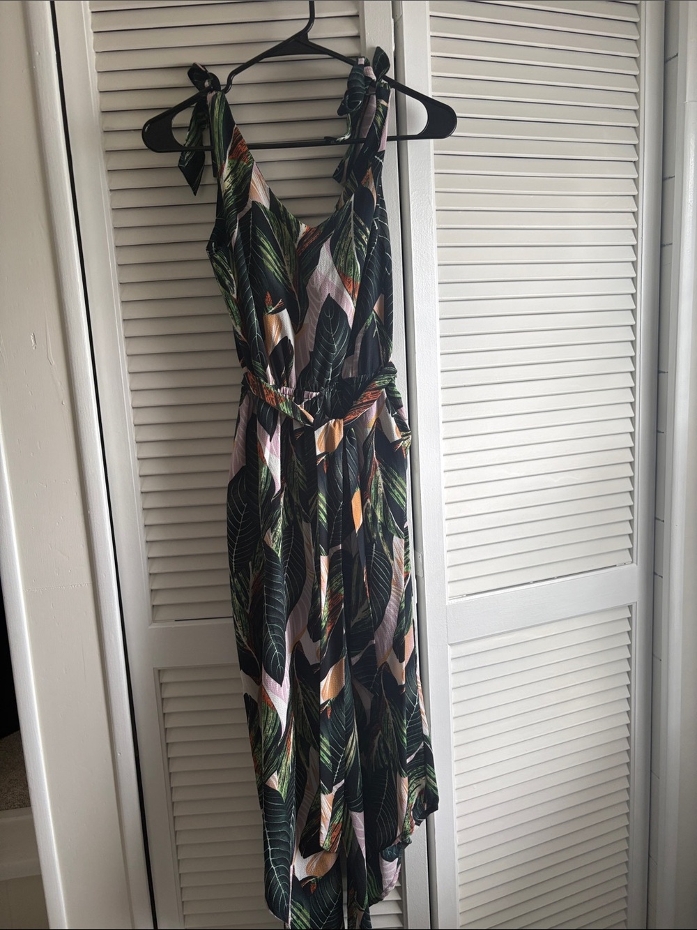 Tropical Leaf Print Tie-Shoulder Jumpsuit - Black & Green